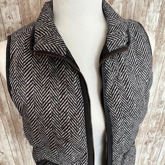 Women's J. Crew Gray and White Quilted Down Vest size XS - Picture 3 of 5